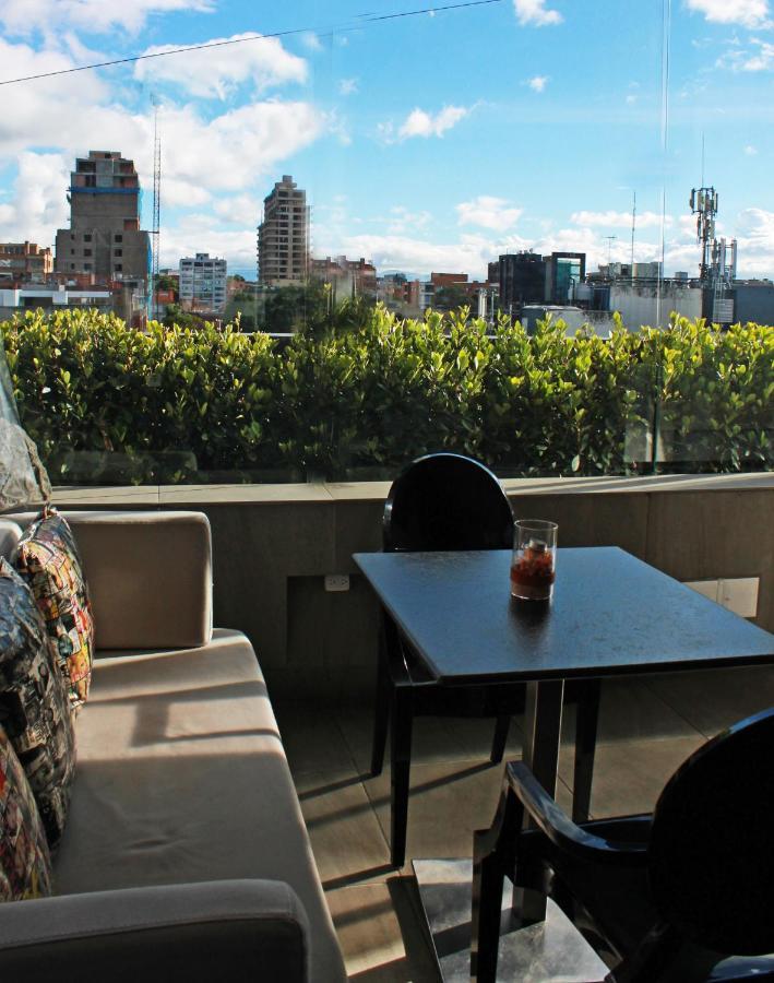 Hotel 100 Luxury Suites By Preferred โบโกตา ภายนอก รูปภาพ A balcony in Mexico City