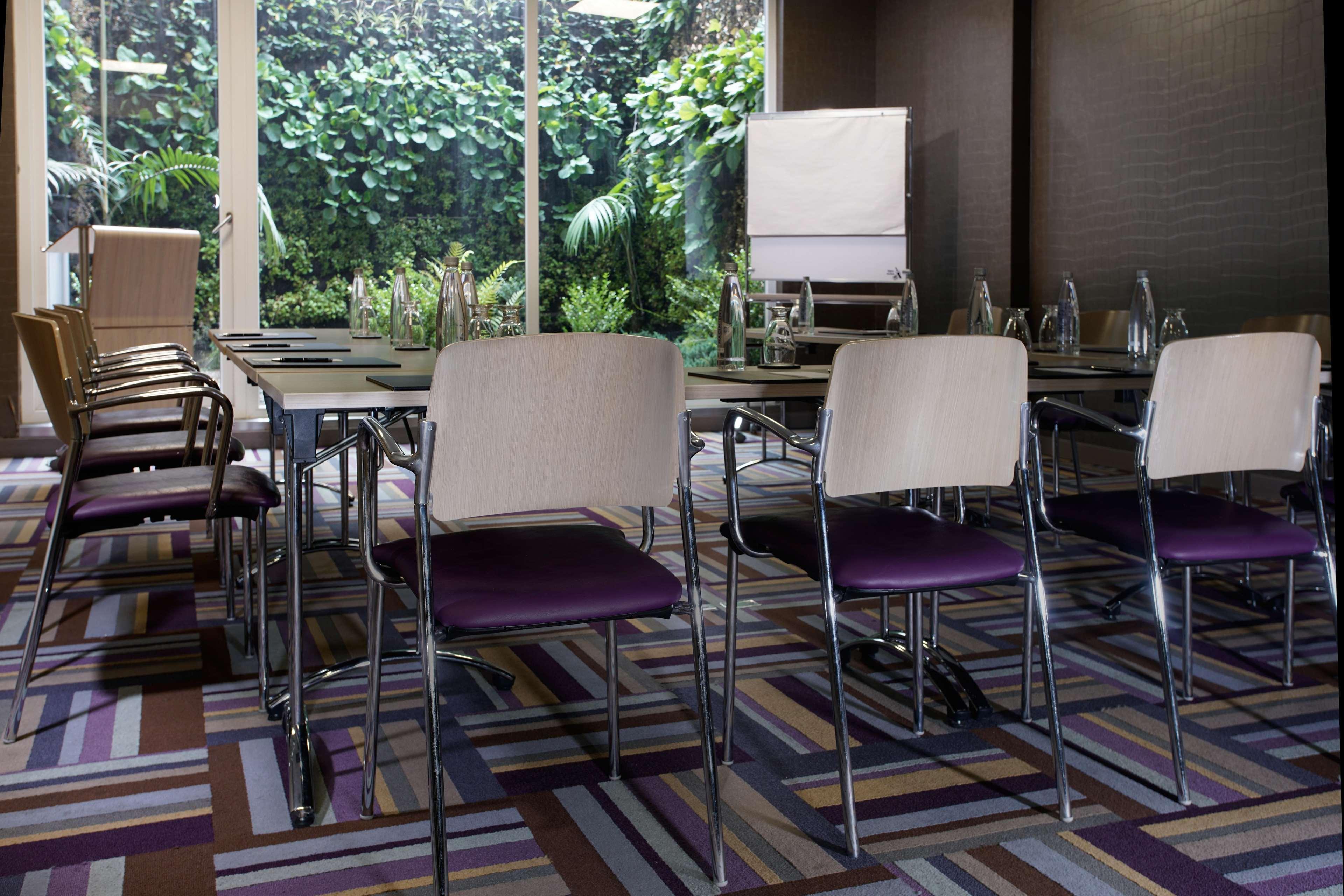 Hotel 100 Luxury Suites By Preferred โบโกตา ภายนอก รูปภาพ Meeting room